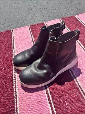 Women's Redwing Black Leather Zip-Entry Ankle Booties with White Platform Sole